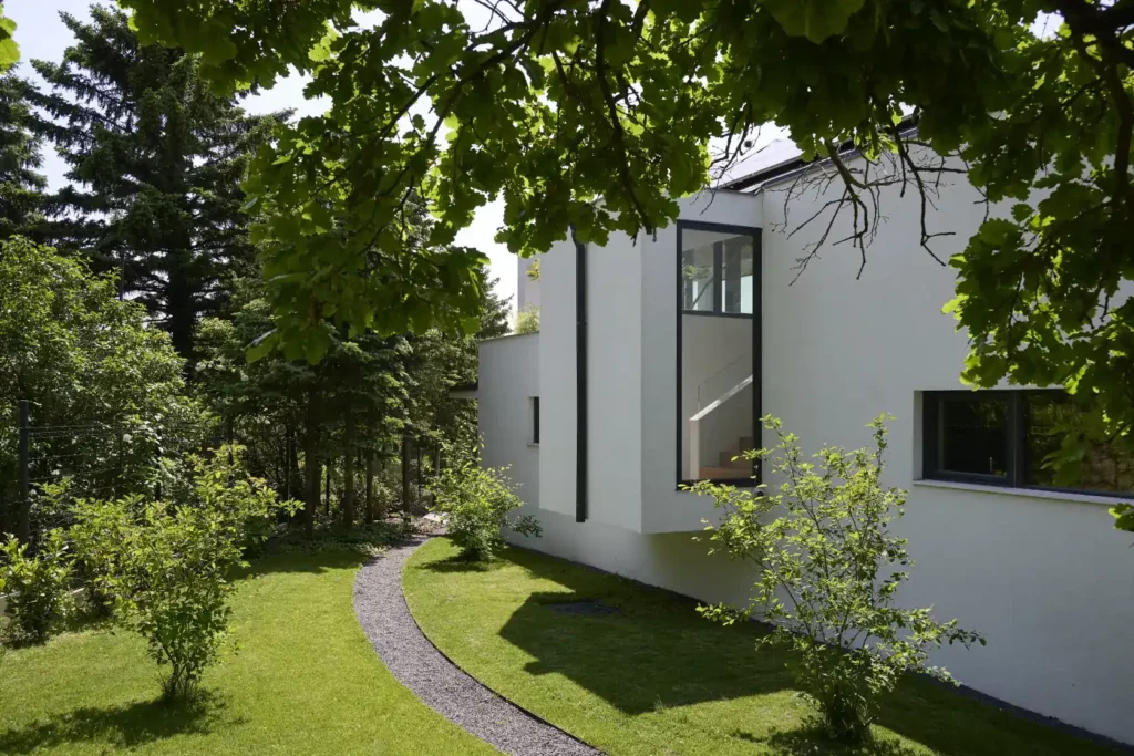 Kortárs villa a budai agglomerációban