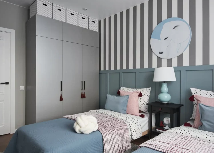 Nyugodt színpaletta, játékos formák a bútorokban és a dekorációban