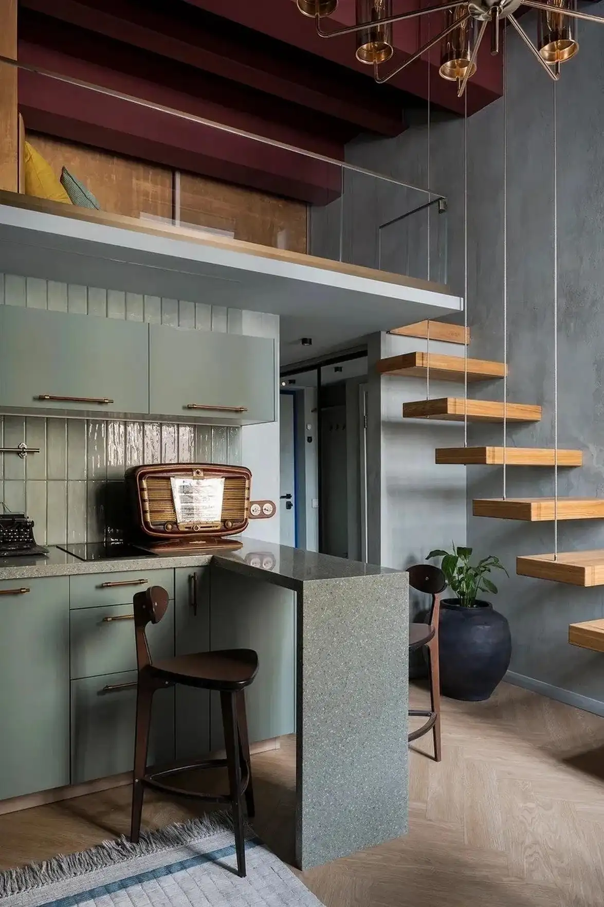 Retró rádió ihlette enteriőr, hálószoba a galérián