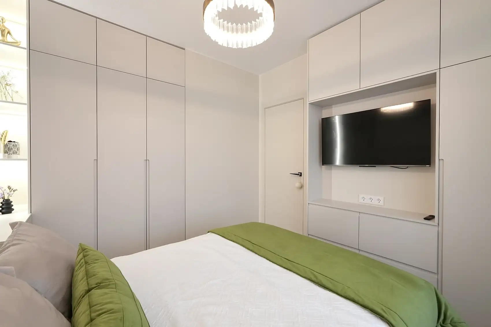 Tejfehér kis lakás: stílusos és praktikus élettér új, 40 m2-es lakásban