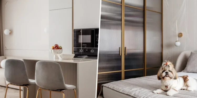 Elegáns modern klasszikus otthon: monokróm színvilág, arany részletek