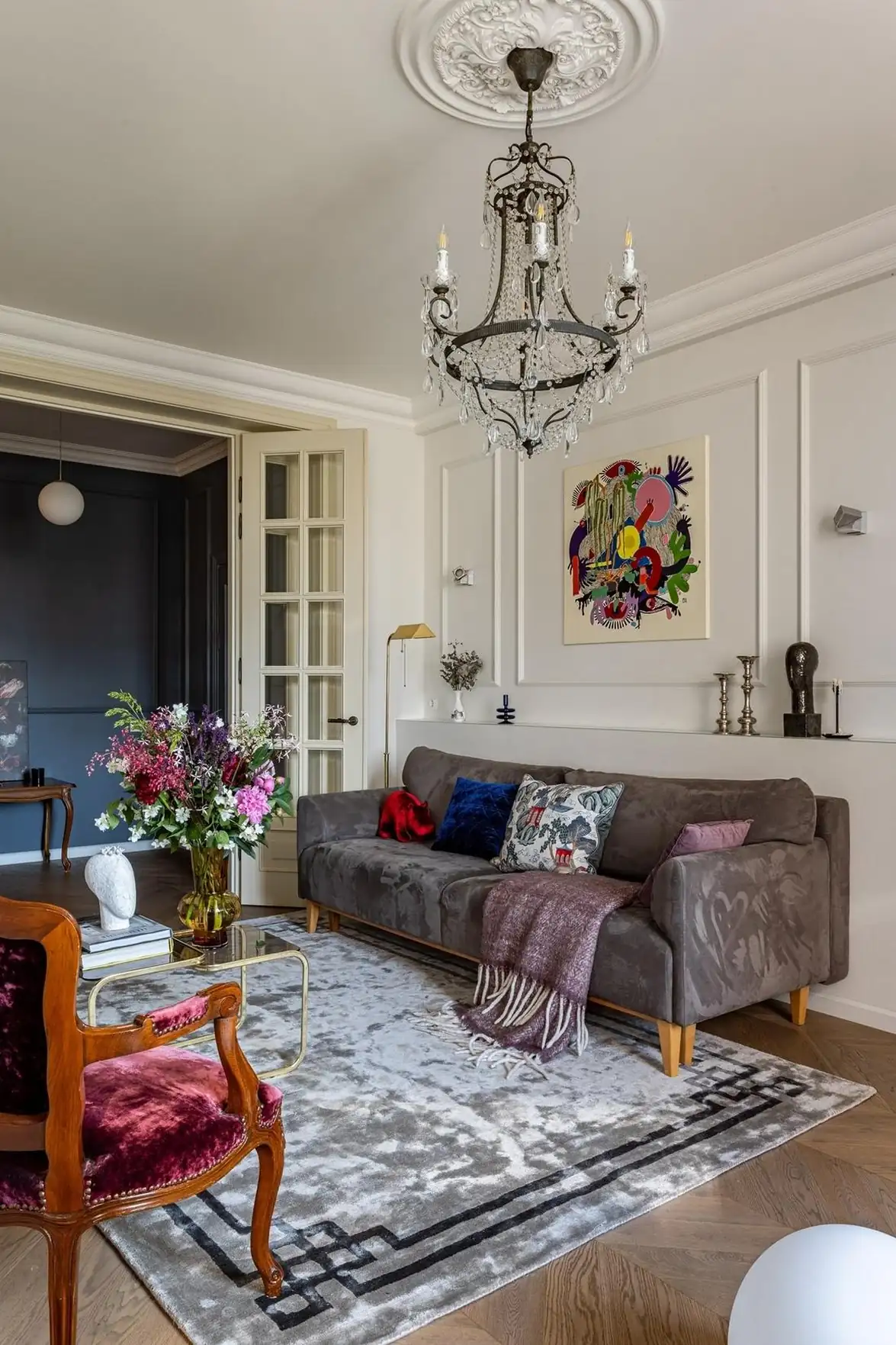 Igényes felújítást kapott az elhanyagolt, 72 m2-es polgári lakás
