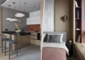 Mikrocement, fa és terrakotta árnyalatok egy modern, 35 m2-es lakásban