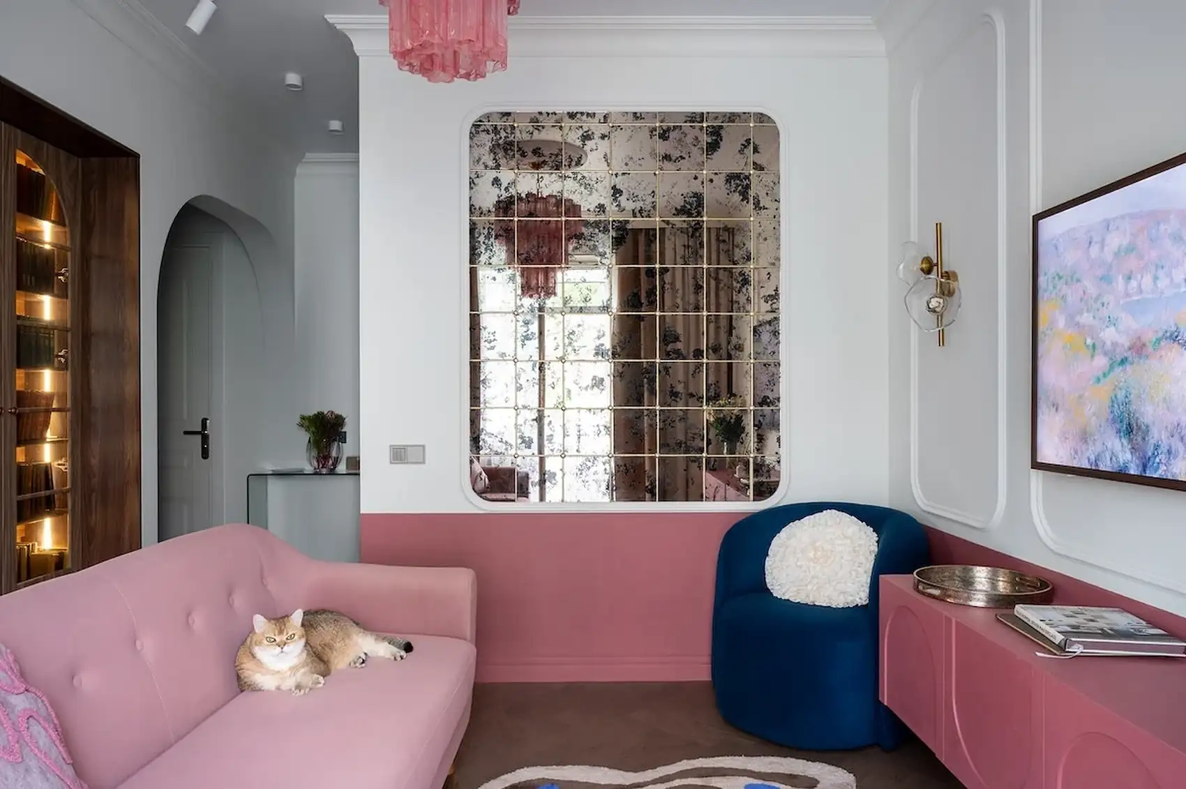 Klasszikus részletek és merész színek egy karakteres, 52 m²-es lakásban