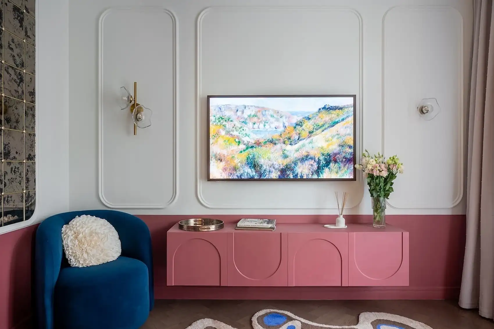 Klasszikus részletek és merész színek egy karakteres, 52 m²-es lakásban