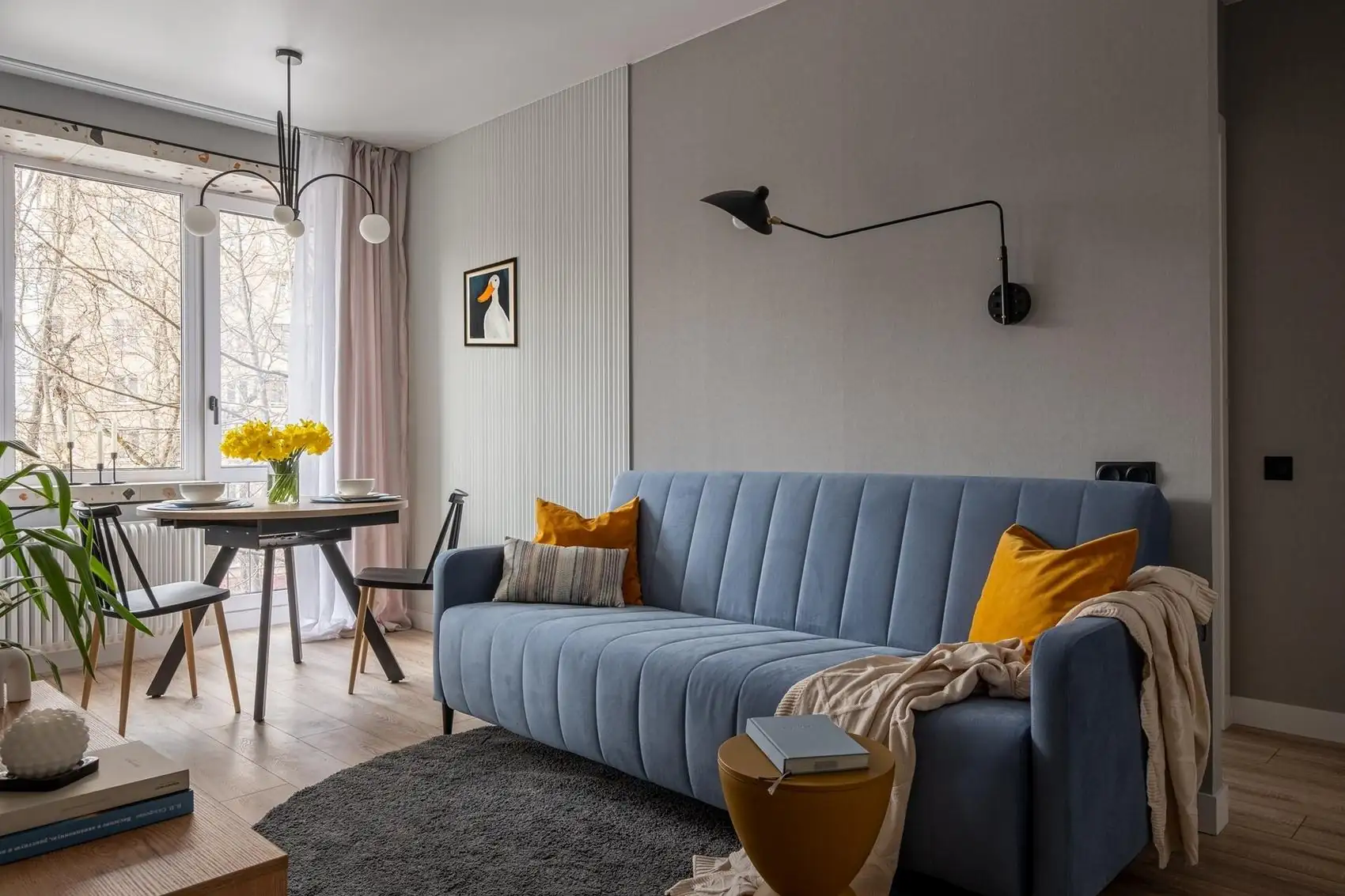 Karakteres színek, terrazzo és újragondolt kétszobás elosztás 43 m2-en