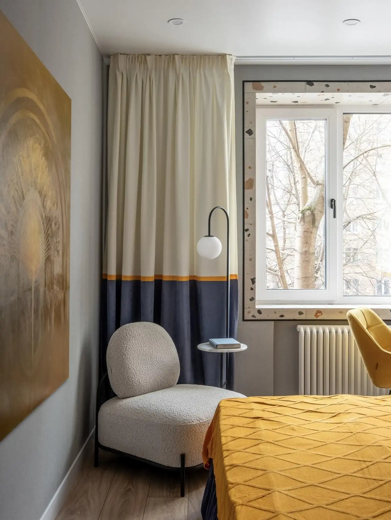 Karakteres színek, terrazzo és újragondolt kétszobás elosztás 43 m2-en