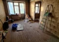 Karakteres színek, terrazzo és újragondolt kétszobás elosztás 43 m2-en
