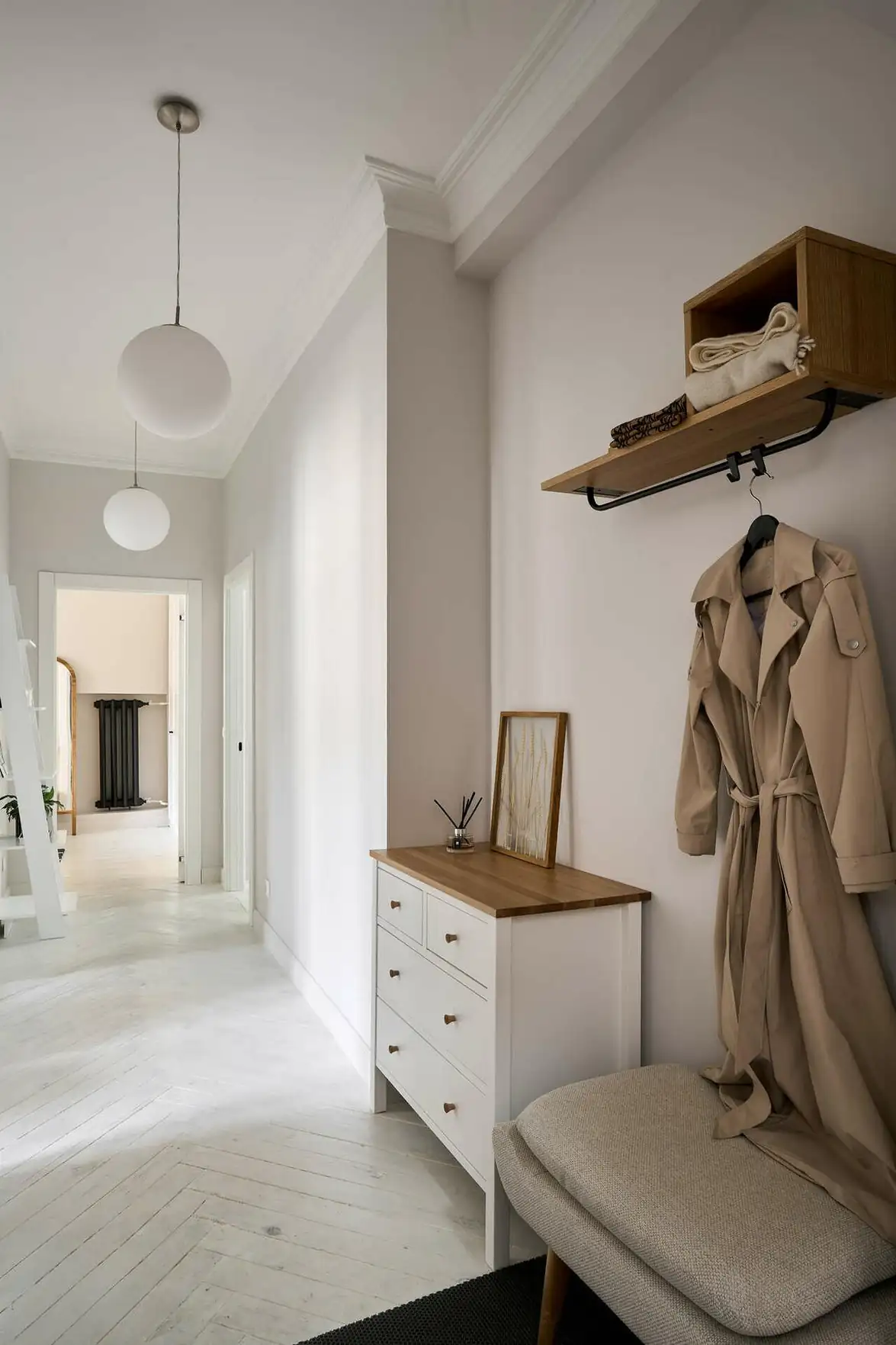 Öreg téglaépület kétszobás lakásának felújítása skandináv stílusban, 52 m²