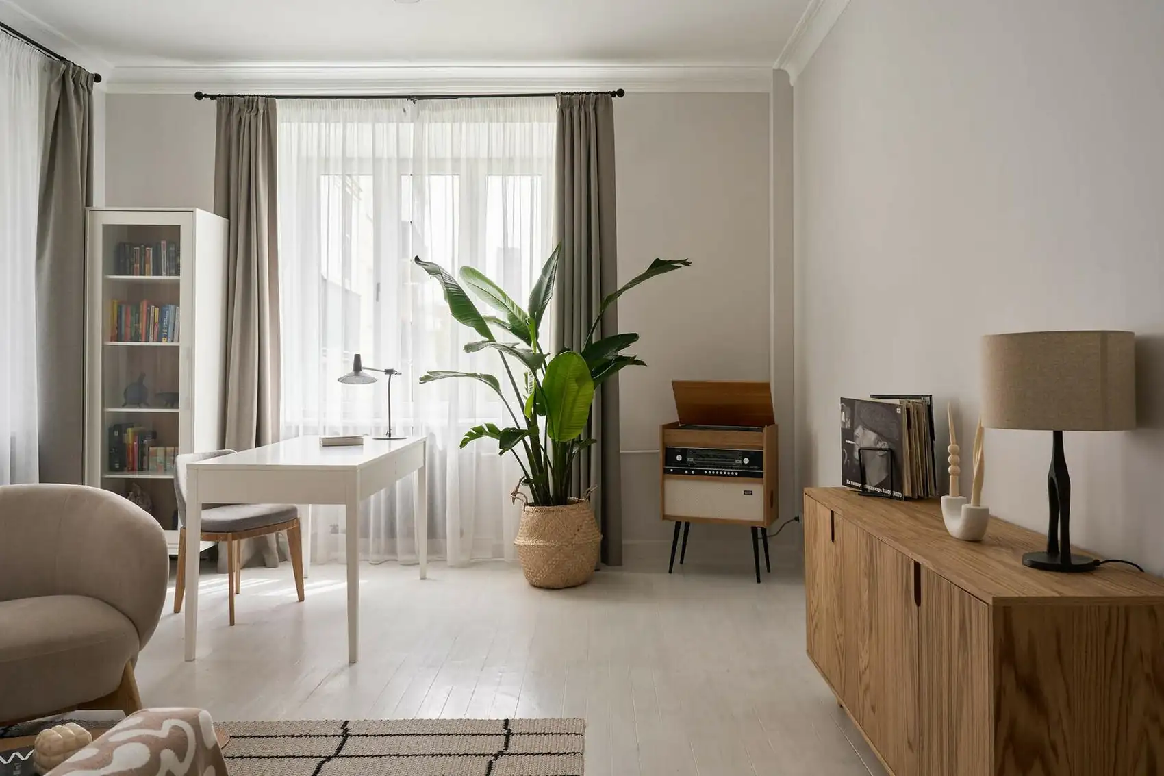 Öreg téglaépület kétszobás lakásának felújítása skandináv stílusban, 52 m²