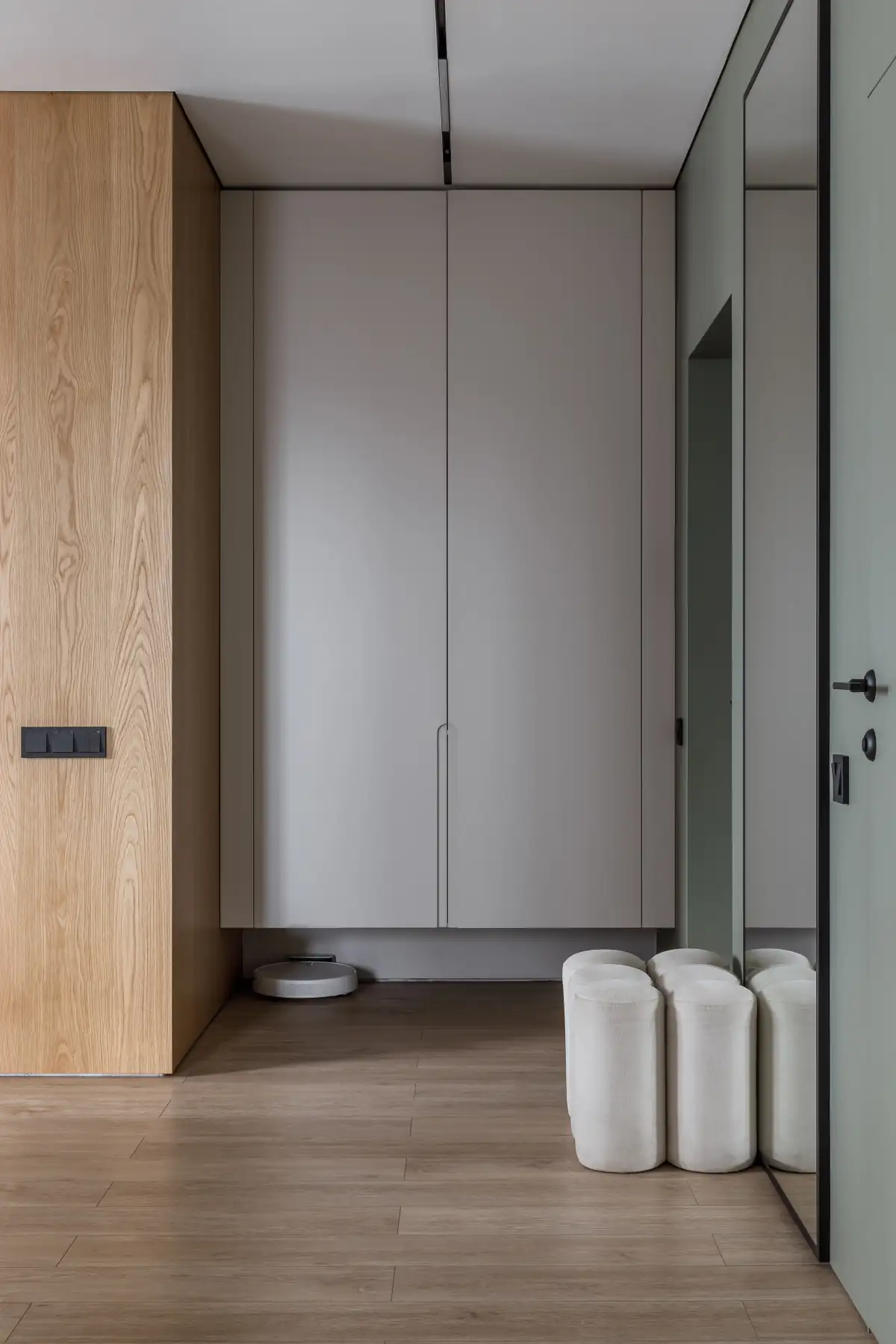 Puha minimalizmus és nyugodt hangulat fiatal család 80 m2-es otthonában