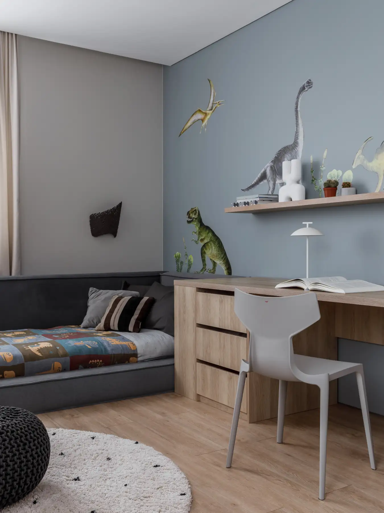 Puha minimalizmus és nyugodt hangulat fiatal család 80 m2-es otthonában