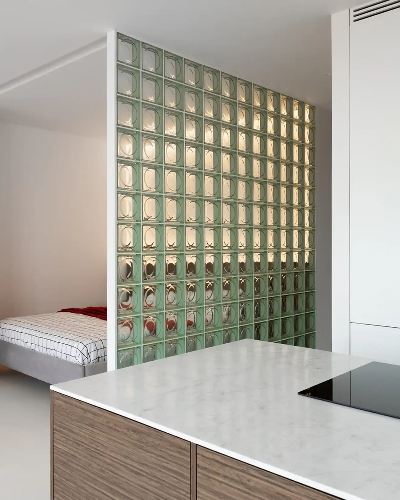 Vagány, modern berendezés 45 m2-en, fókuszban a nyitottság és fény