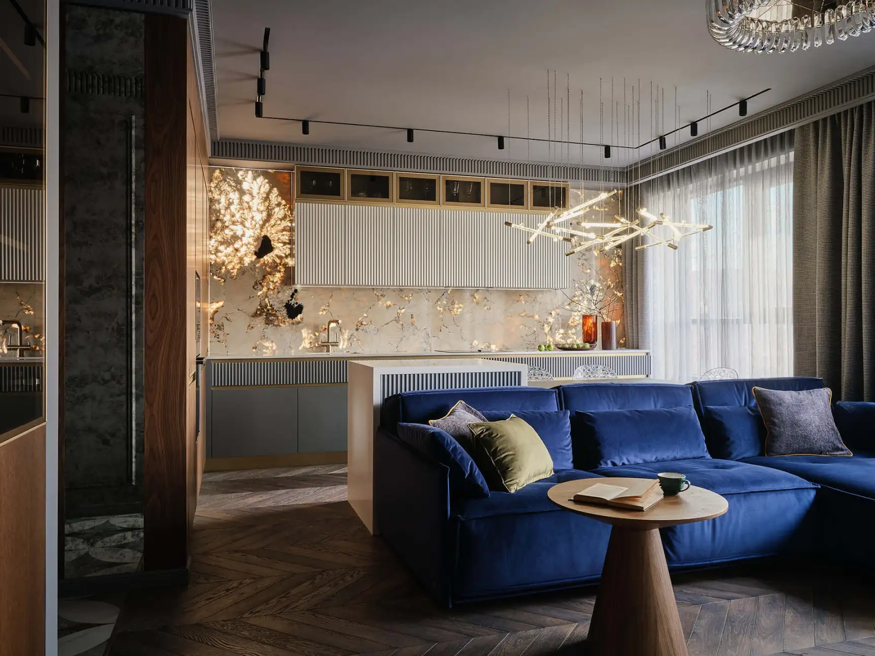 Enteriőr a csendes luxus jegyében, modern klasszikus stílus, art deco részletek