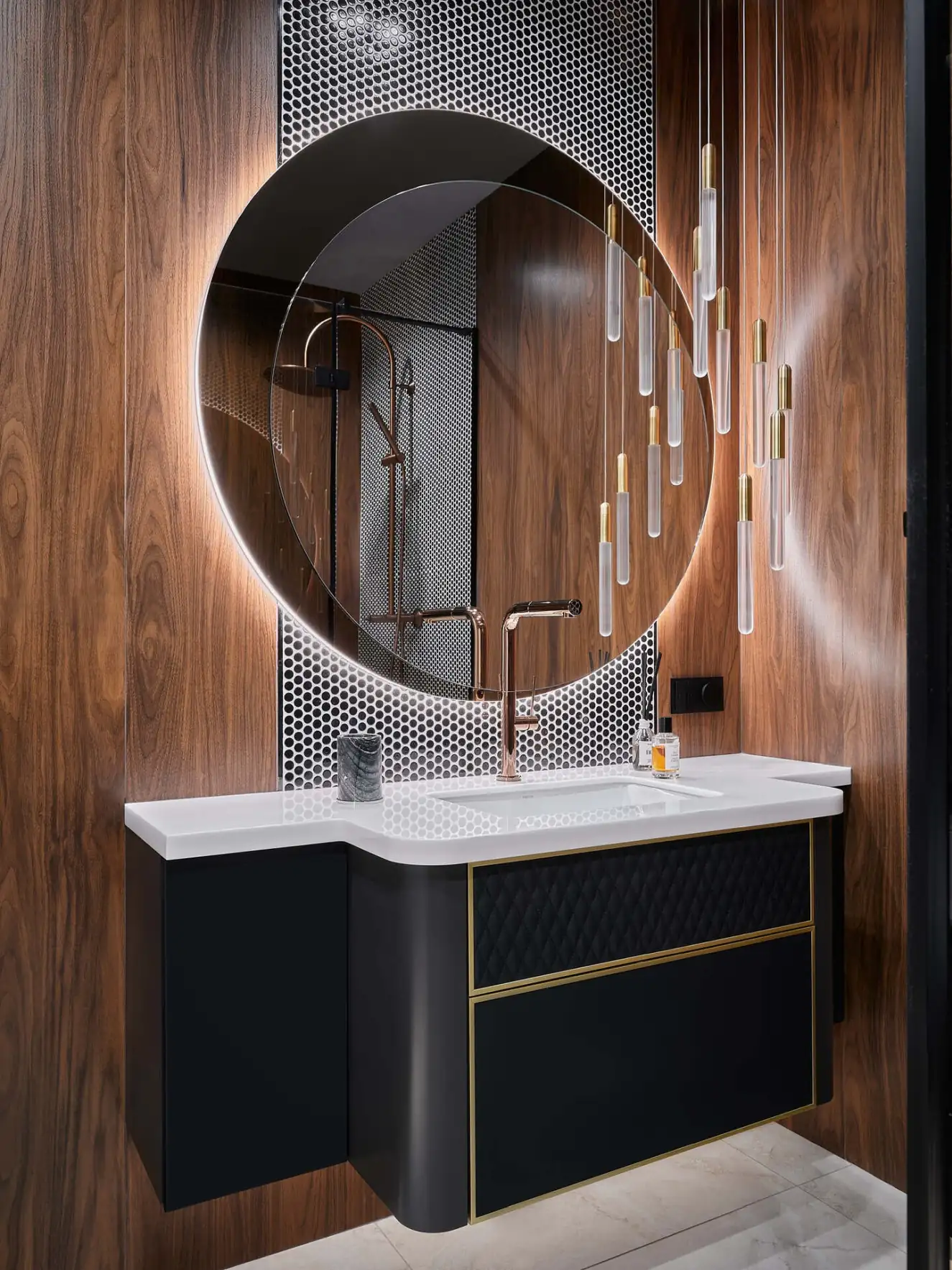 Enteriőr a csendes luxus jegyében, modern klasszikus stílus, art deco részletek
