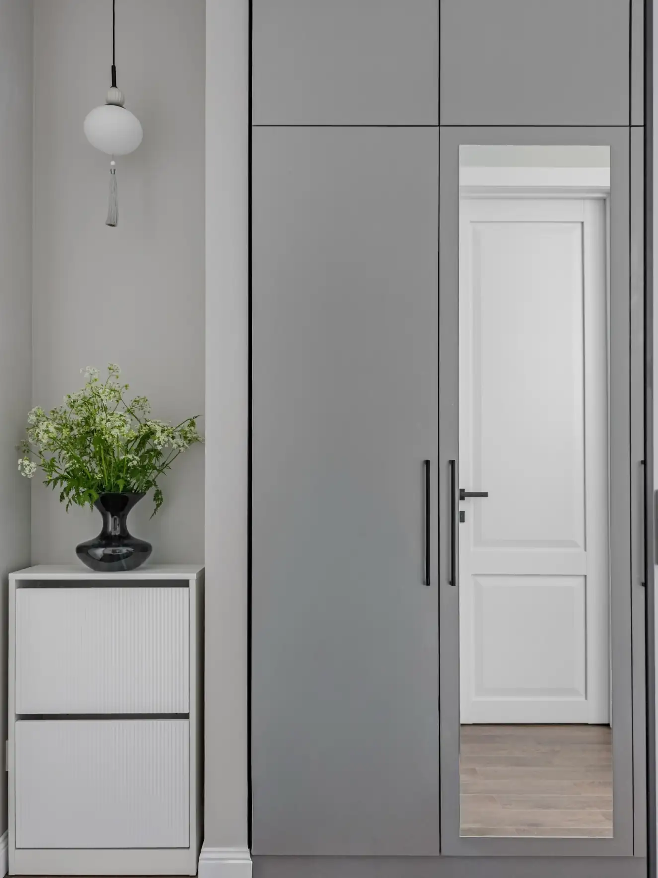 Neoklasszikus stílus, semleges színvilág 41 m2-es lakásban