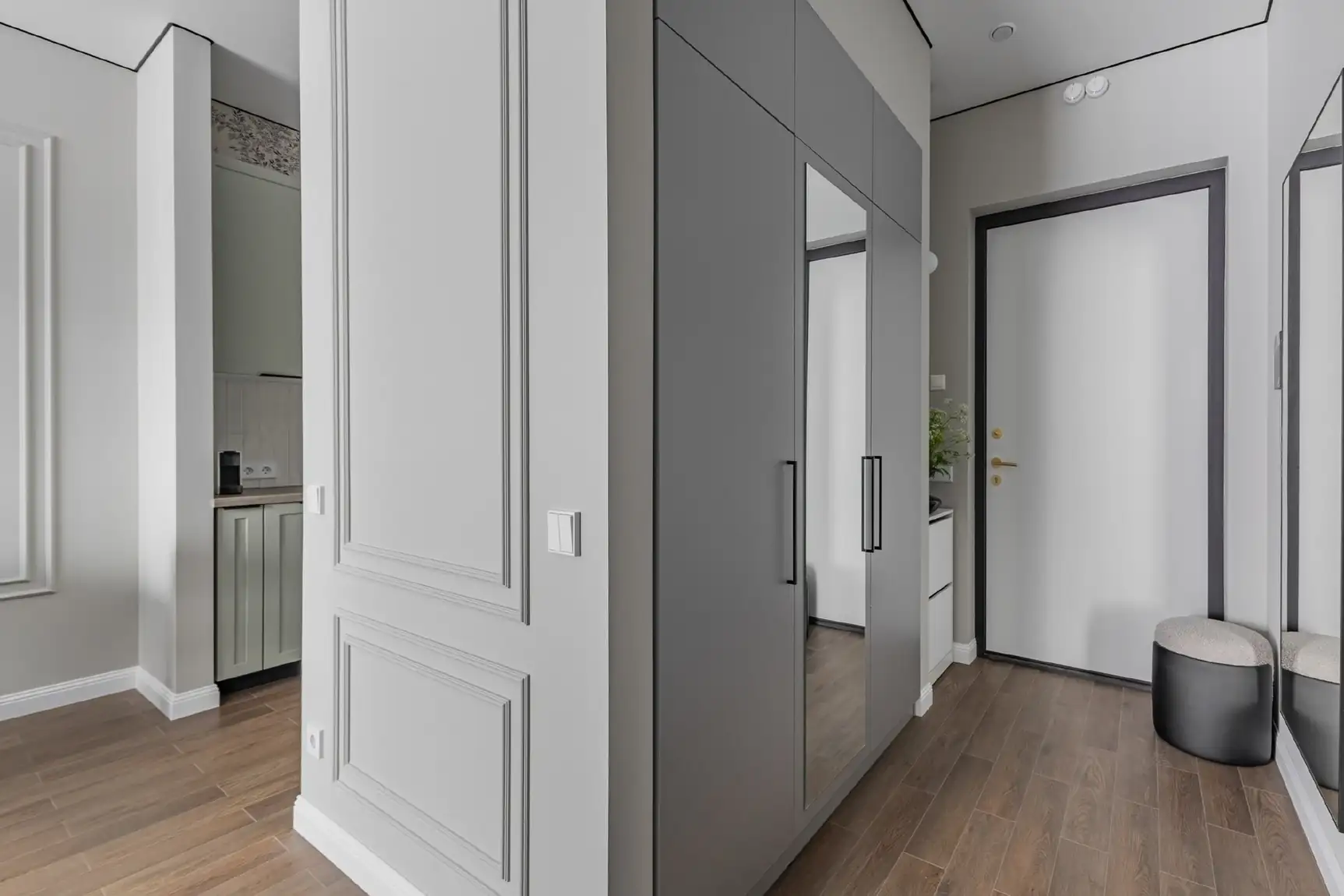 Neoklasszikus stílus, semleges színvilág 41 m2-es lakásban