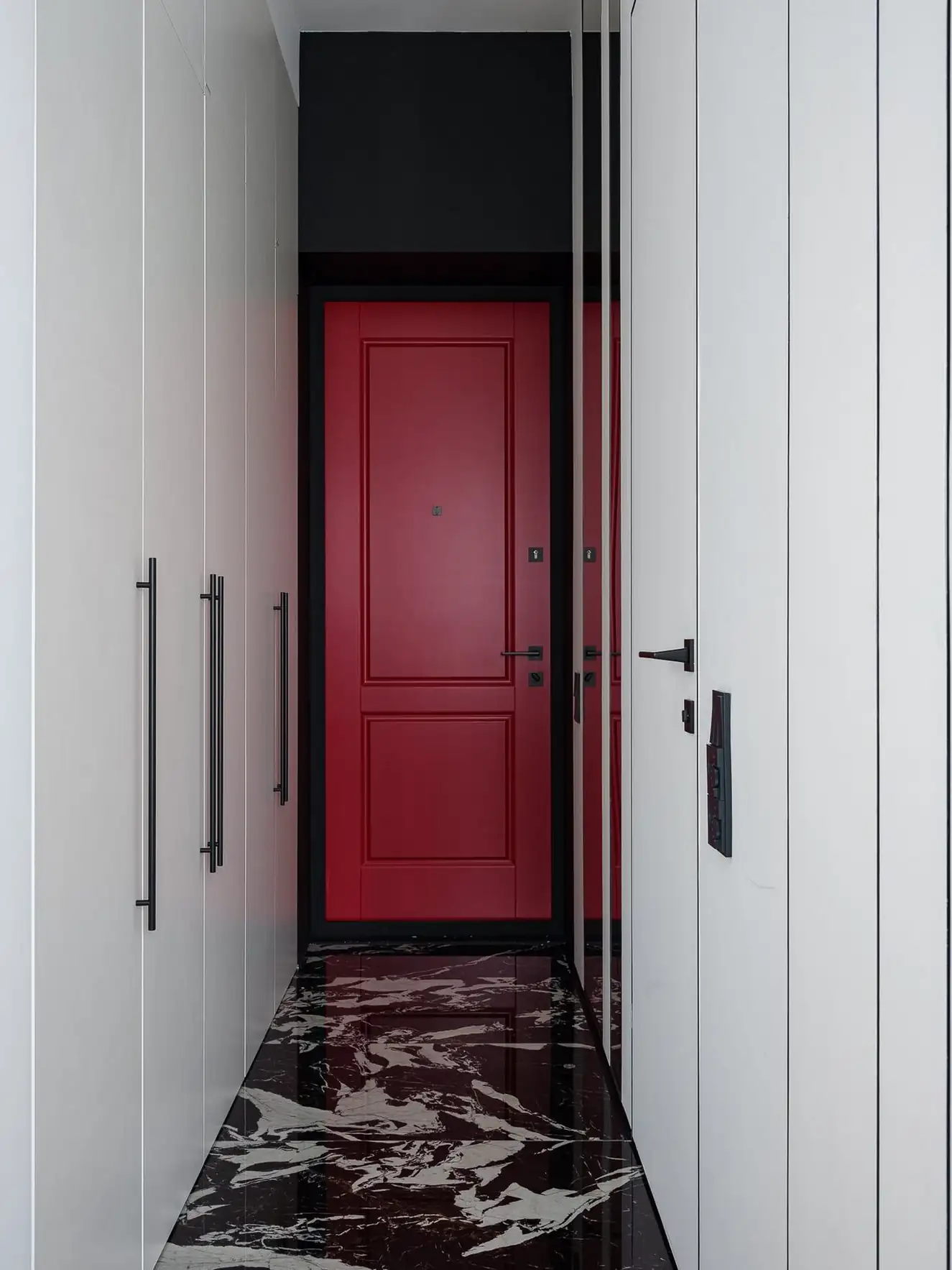 Lepukkant kis tégla lakásból modern minimalista otthon