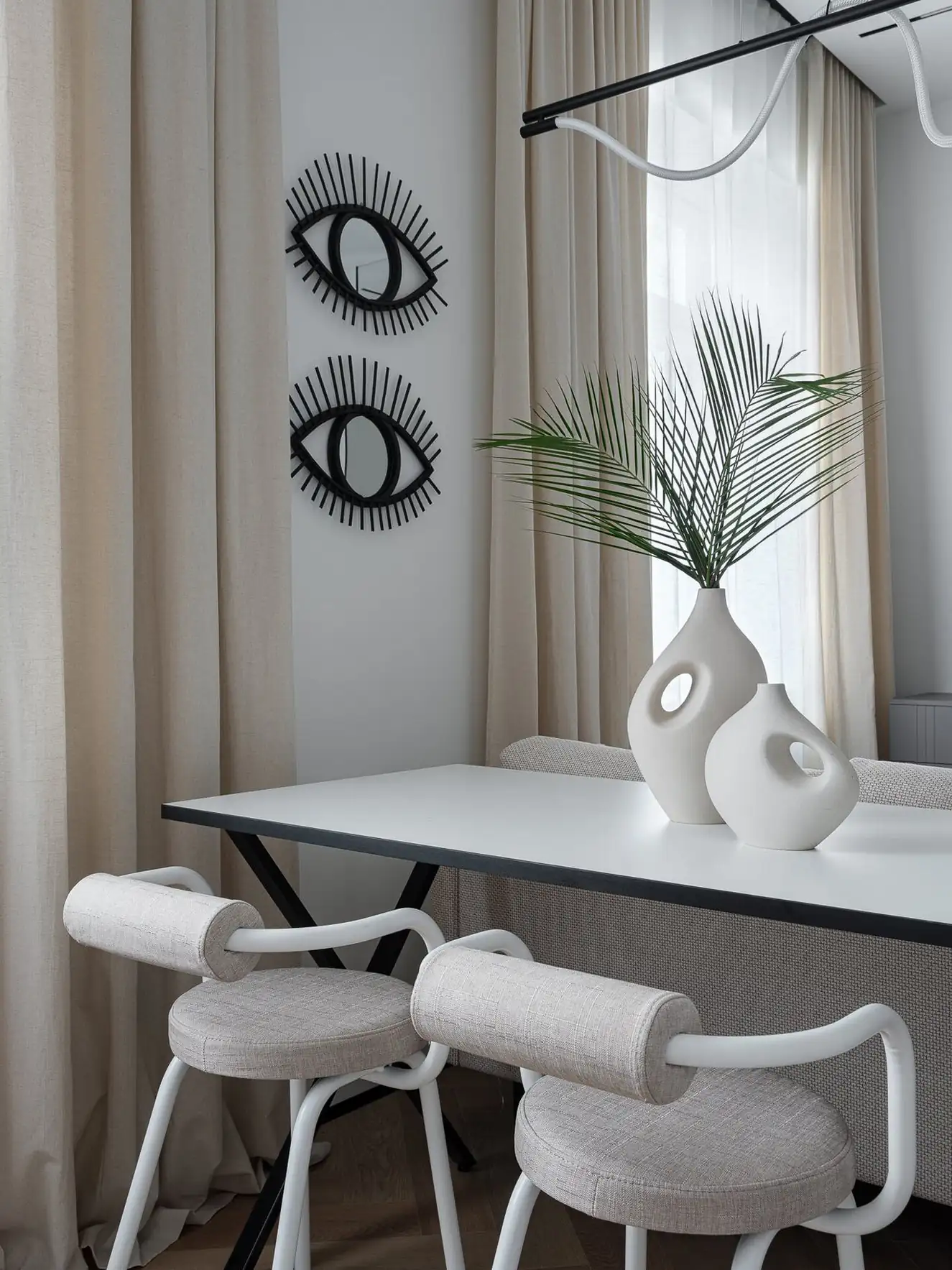 Lepukkant kis tégla lakásból modern minimalista otthon