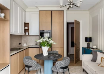 Nyugodt és elegáns modern klasszikus enteriőr 75 m2