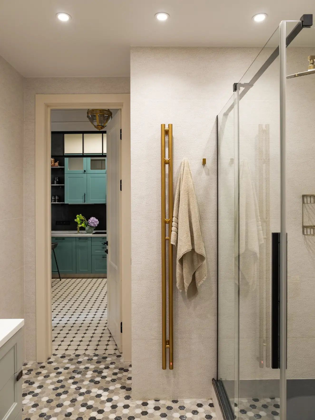 Időtálló összhatás, minimalizmus helyett klasszikus részletek 62 m2-en