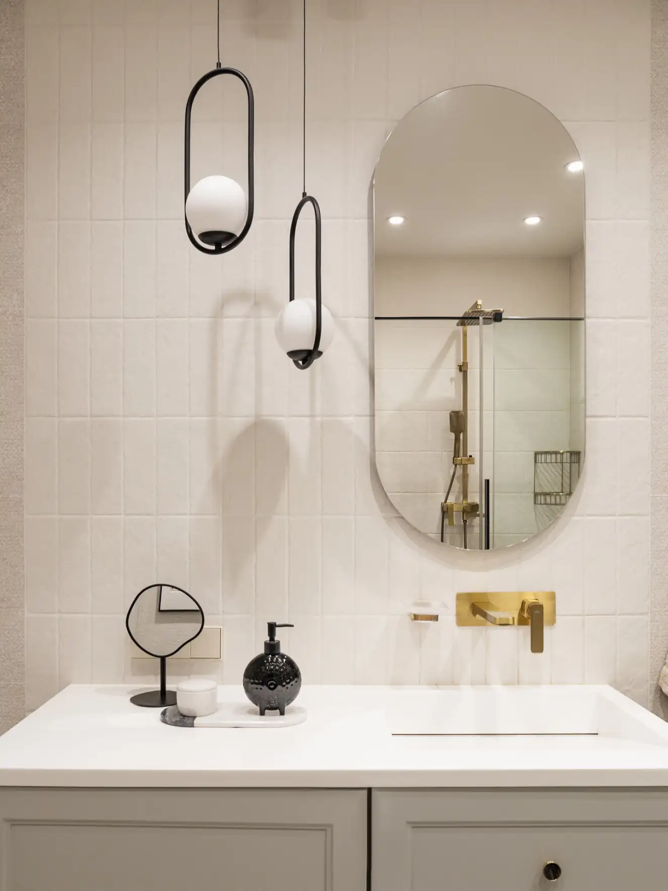 Időtálló összhatás, minimalizmus helyett klasszikus részletek 62 m2-en
