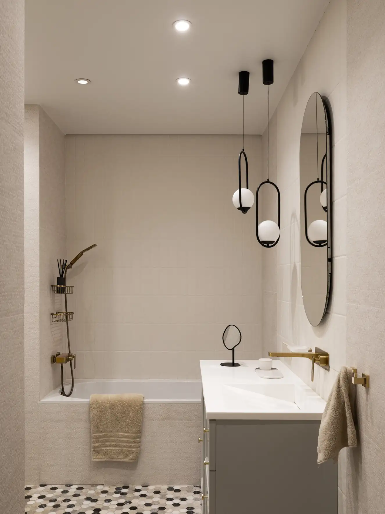 Időtálló összhatás, minimalizmus helyett klasszikus részletek 62 m2-en