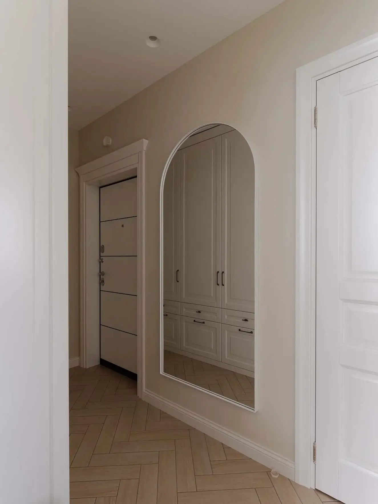 44 m2-es, kétszobás otthon modern klasszikus stílusban, provence-i részletekkel