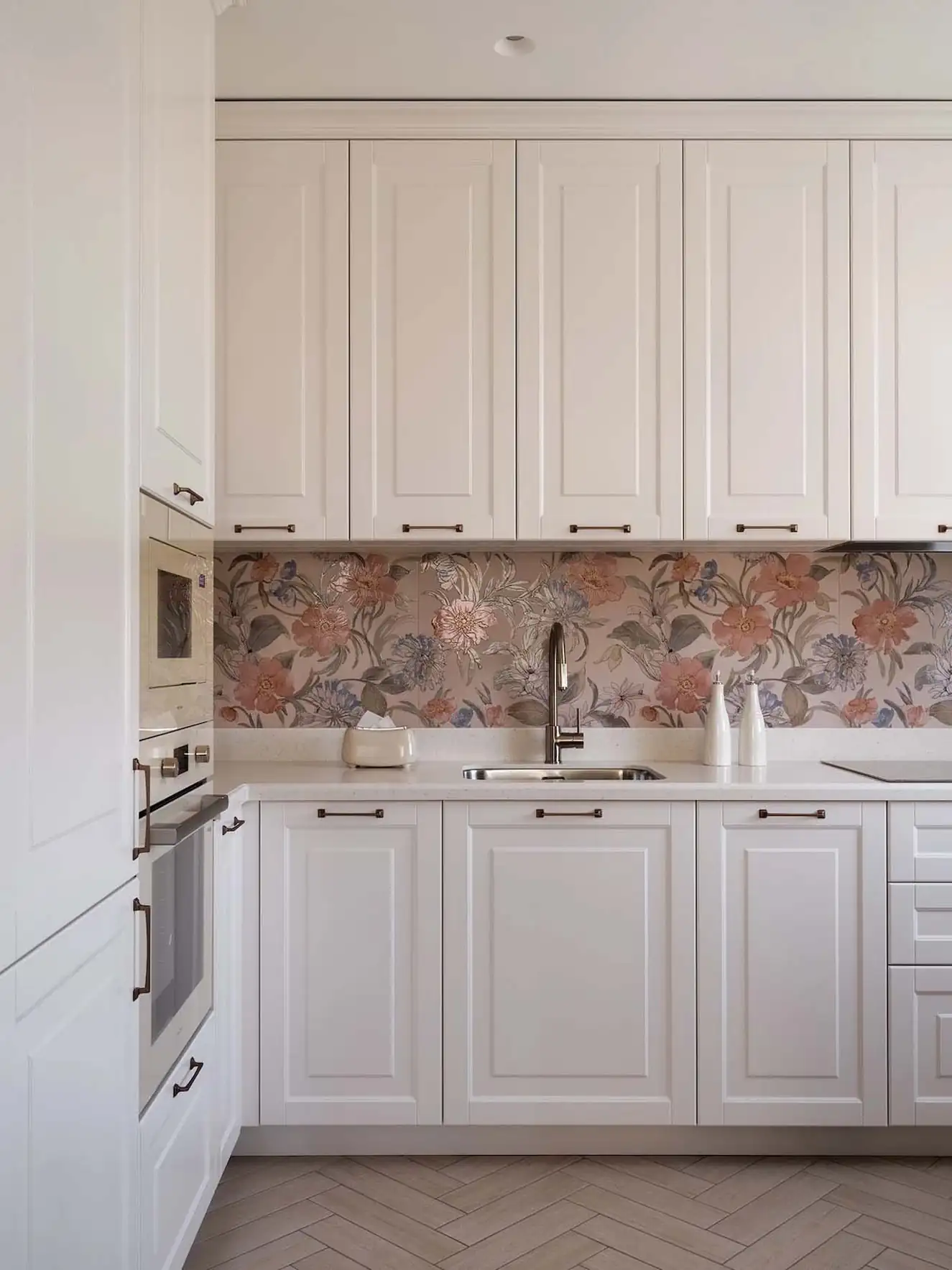 44 m2-es, kétszobás otthon modern klasszikus stílusban, provence-i részletekkel