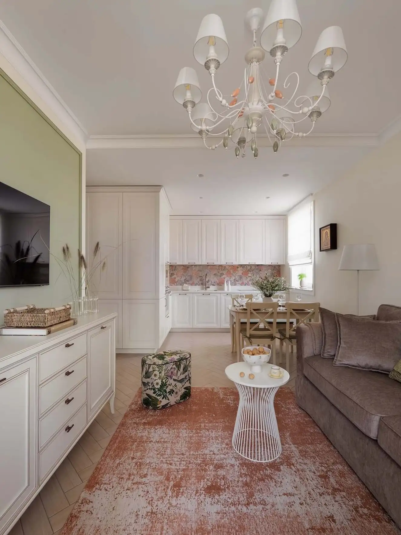 44 m2-es, kétszobás otthon modern klasszikus stílusban, provence-i részletekkel