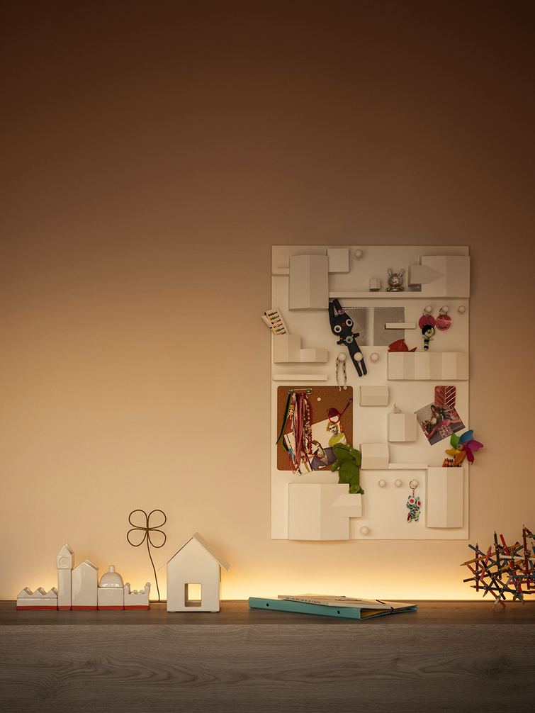 NATEVO bútorokba szerelt LED világítás - különleges, szép barna árnyalatokkal dekorált lakás NATEVO bútorokba szerelt LED világítás - különleges, szép barna árnyalatokkal dekorált lakás