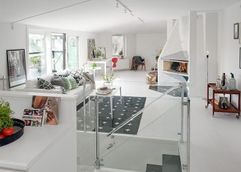 Fehér enteriőrök idilli hangulattal - a skandináv lakberendezés szép példája egy 132nm-es lakásban