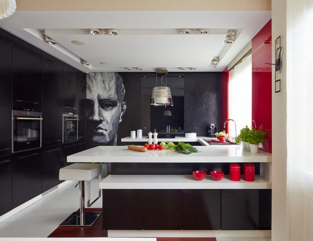 Piros és fekete - modern kétszintes lakás színes, kontrasztos dekorációval