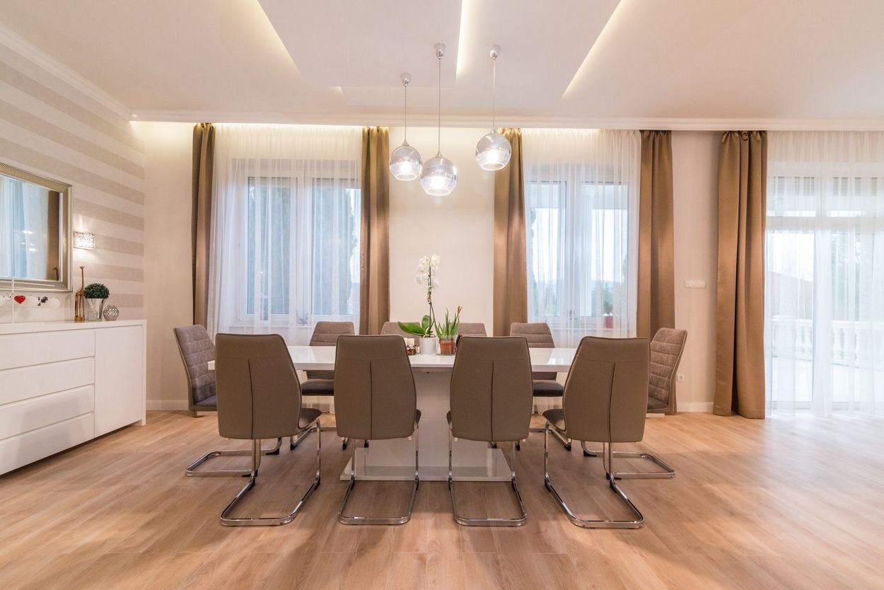 Egyszintes családi ház Budajenőn világos, lágy krémes színekkel, Balogh Ágnes lakberendezőtől - előtte-utána fotók Egyszintes családi ház Budajenőn világos, lágy krémes színekkel, Balogh Ágnes lakberendezőtől - előtte-utána fotók