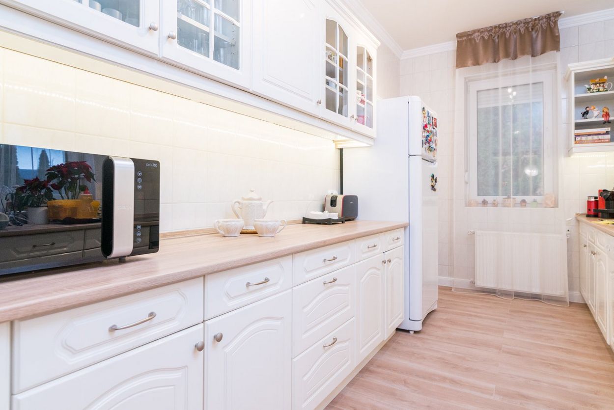 Egyszintes családi ház Budajenőn világos, lágy krémes színekkel, Balogh Ágnes lakberendezőtől - előtte-utána fotók Egyszintes családi ház Budajenőn világos, lágy krémes színekkel, Balogh Ágnes lakberendezőtől - előtte-utána fotók