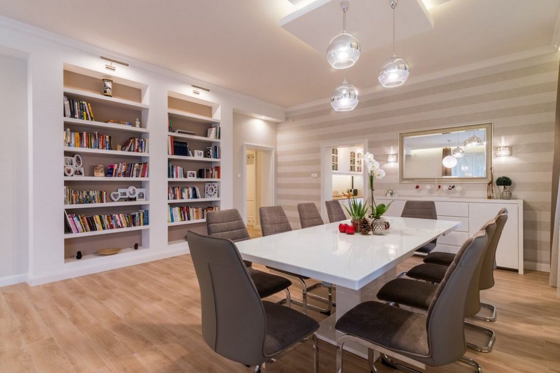 Egyszintes családi ház Budajenőn világos, lágy krémes színekkel, Balogh Ágnes lakberendezőtől - előtte-utána fotók