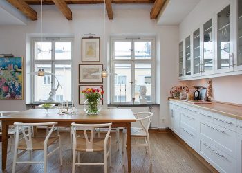 Otthonos, tágas kétszintes tetőtéri lakás