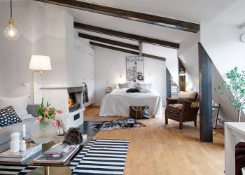 Hangulatos kis tetőtéri lakás egyetlen szobával