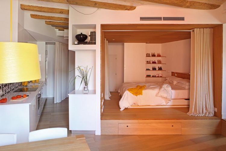 Hálószoba a középpontban - érdekes elrendezés egy 48nm-es lakásban