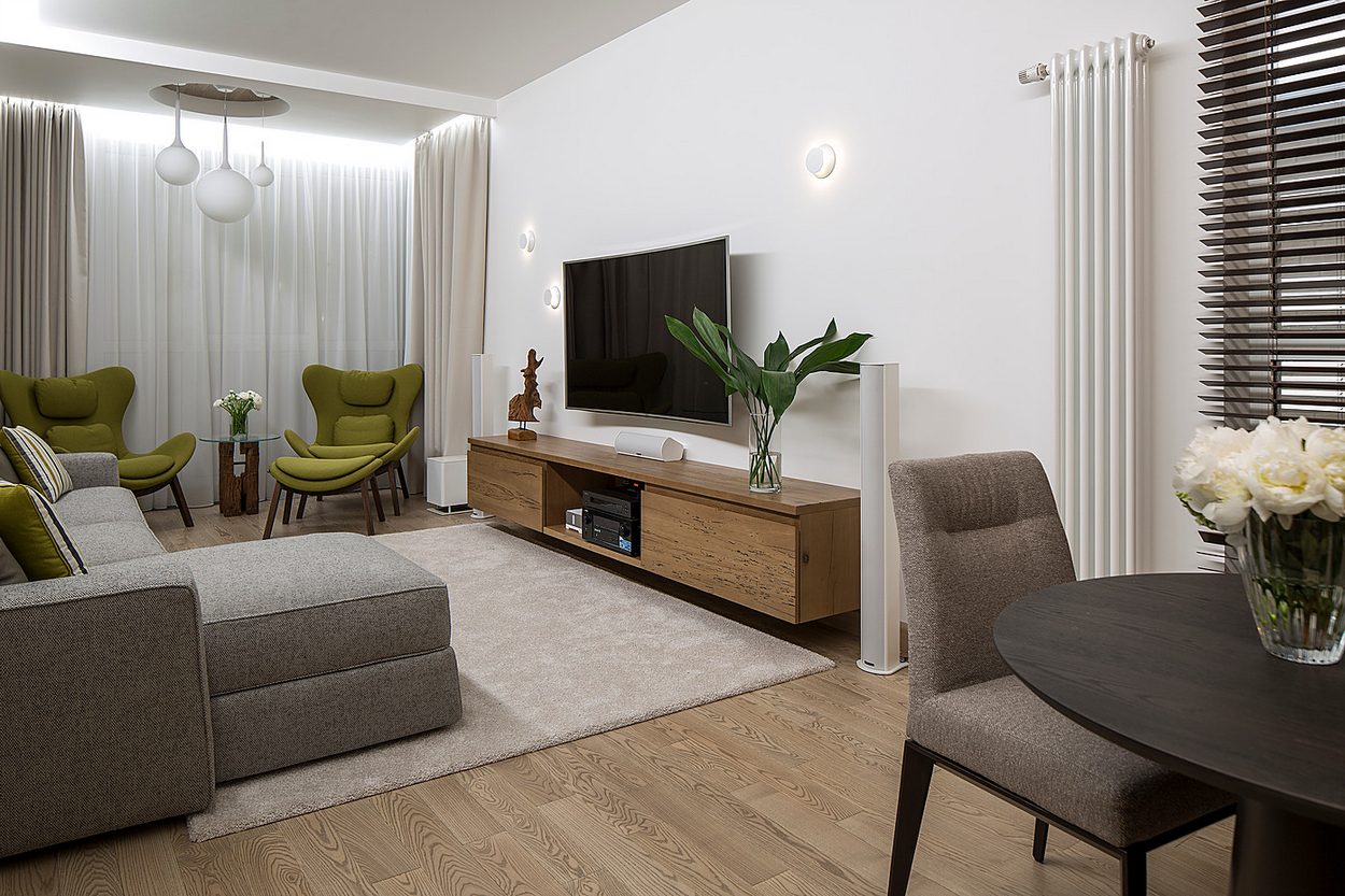 Másfél szobás lakás két személynek kényelmesen berendezve - szép fa felületek, színes kiegészítők