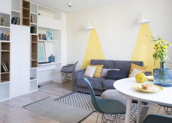 Fiatal pár 56m2-es új lakása - kellemes színek, rózsaszín burkolat a fürdőben, konyhasziget