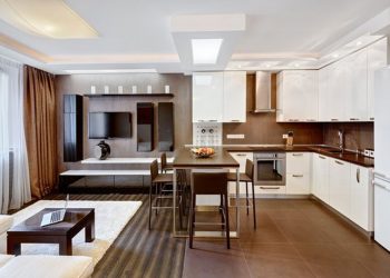 Férfiasra hangolt lakberendezés - 56nm-es lakás bézs, barna, fekete, fehér színekkel, szögletes vonalakkal