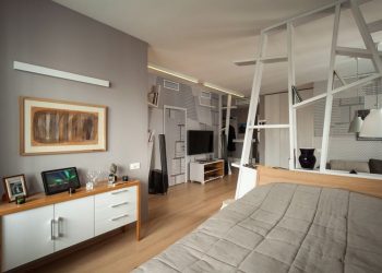 Egy fiatal férfi egyedien, nyitottan berendezett egyszobás, 58m2-es lakása