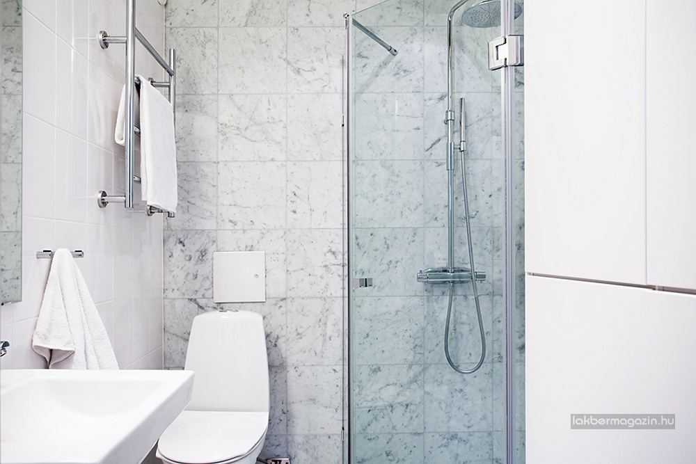 Tetőtér berendezés stílusosan, a nem túl szerencsés adottságokhoz alkalmazkodva Tetőtér berendezés stílusosan, a nem túl szerencsés adottságokhoz alkalmazkodva