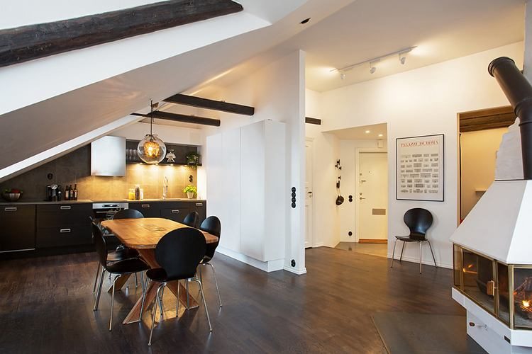 Tetőtér berendezés stílusosan, a nem túl szerencsés adottságokhoz alkalmazkodva