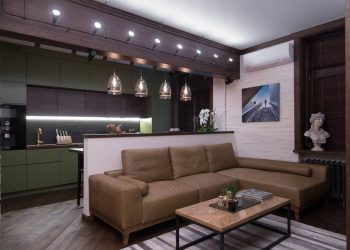 A 67m2-es lakás férfi tulajdonosa nem félt a sötét színárnyalatoktól, fa felületektől - háromszobás otthon markáns, hangulatos berendezéssel