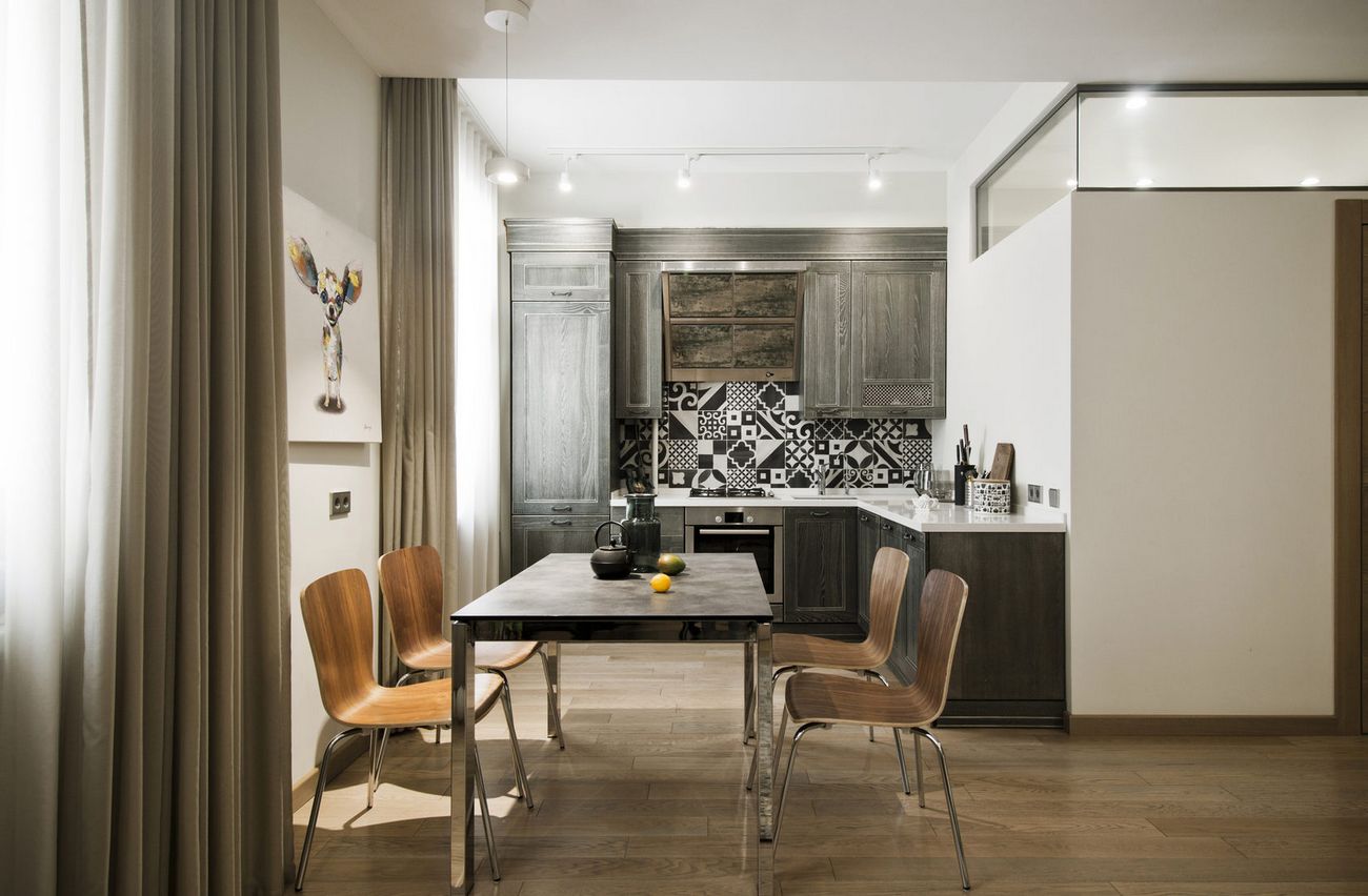 Természetes, meleg és világos színek 68m2-en - falak kisebb módosításával felújított és berendezett háromszobás lakás