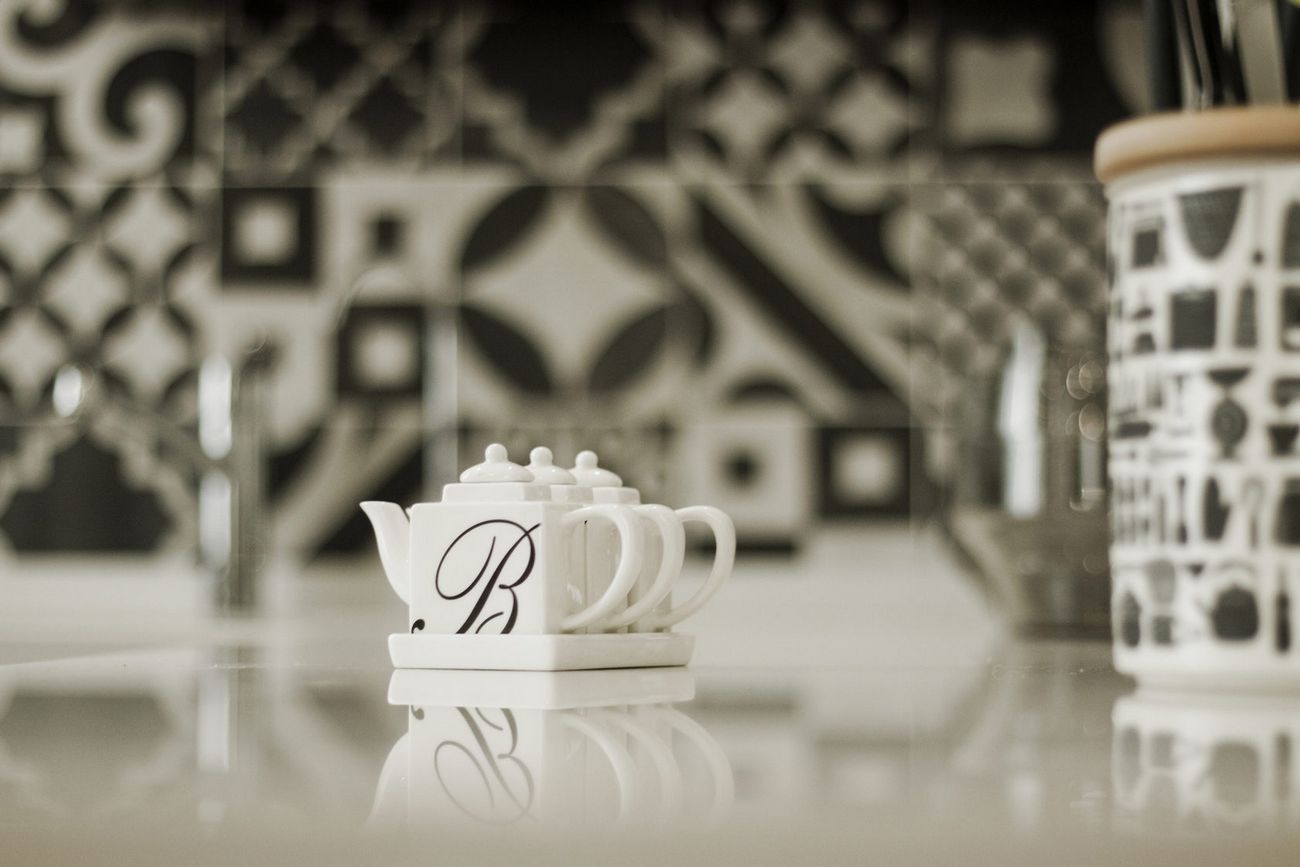 Természetes, meleg és világos színek 68m2-en - falak kisebb módosításával felújított és berendezett háromszobás lakás