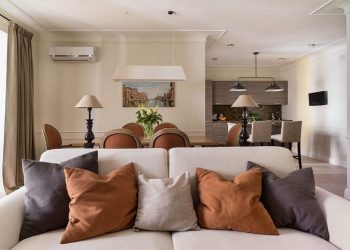 Kávé és karamell - 77nm-es lakás kellemes árnyalatokkal, klasszikus elemekkel