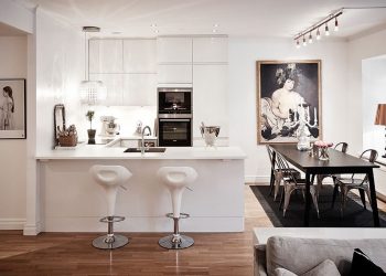 Földszinti lakás - hangulatosan, elegánsan berendezve, világosan, fehérbe öltöztetve